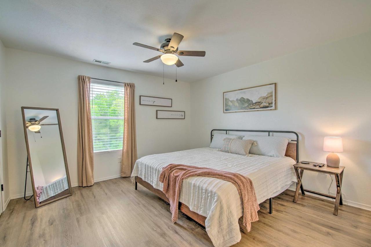 Cozy Branson Retreat With Balcony, 2 Mi To 76 Strip Apartment Екстериор снимка